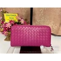 ราคา ส่งต่อ กระเป๋าสตางค์ใบยาว Bottega หนังสาน สีชมพู (14181540752)