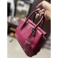 ราคา MCM BAG กระเป๋า MCMมือสองสีแดง ขนาด 16x20x10 CM. งานหนังแท้ (สายเทียบ) ซิบ YKK (18143207926)