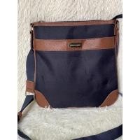 ราคา กระเป๋าผ้าผสมหนังมือสอง ครอสบอดิ้ แบรนด์ Pierre Cardin (ปิแอร์ การ์แดง)สภาพยังสวย ภายในสะอาด (16723718707)