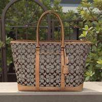 ราคา Coach Vintage (แท้) ใบใหญ่ใส่เสื้อผ้าเดินทาง มือสองสภาพสวยค่ะ (53302109479)