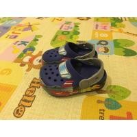 ราคา รองเท้าลูกชาย มือสอง สภาพดี เดินแล้วมีไฟกระพริบที่รองเท้า ยี่ห้อ crocs size C6 (13.2cm) (2036103505)