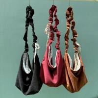 ราคา baggubag.caกระเป๋าลูกฟูกโทนเข้ม ลายดอกไม้ ปรับสายได้ (40564356335)