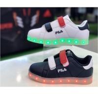 ราคา รองเท้าผ้าใบ Fila (796824423)