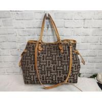 ราคา กระเป๋า BENETTON ผ้าแต่งหนังแท้ 1ช่องหลัก 3ย่อย ราคา : 690 กว้าง 15.5นิ้ว สูง 12.5นิ้ว ฐาน 7.5นิ้ว (28600396660)