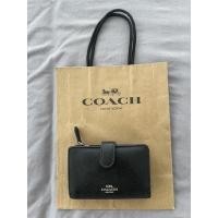 ราคา ส่งต่อ Coach กระเป๋าสตางค์ ใบกลาง แท้จากชอปไทย 100% รุ่น MEDIUM CORNER ZIP WALLET (COACH F11484) (9588981127)
