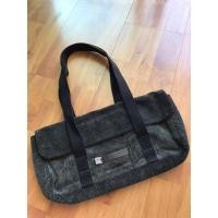 ราคา กระเป๋าสะพายไหล่ ลูกฟูกดำ Diesel ของแท้ (22087188640)