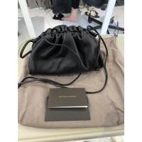 ราคา [SA211105429] Bottega Veneta / Pouch Bag (17179249805)