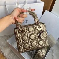 ราคา Very new Lady Dior mini calf metallic ปี18 สีทอง เมทัลลิค สภาพสวยมาก ใช้น้อยเว่อ มุมไม่ถลอก หนังงามๆ ผู้ดีมากค่ะ (4216376316)