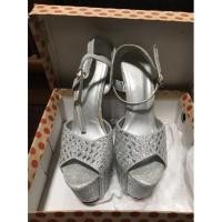 ราคา ส้นสูงใหม่มากสูง6 นิ้ว z37เสริมหน้าใส่สบายซื้อมา1,690 ใส่ทำงาน2ครั้ง (8882390832)