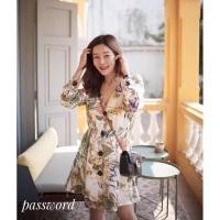 ราคา เดรสลายดอำสีขาว ผ้าซาตินลื่น size L XL (56853074040)