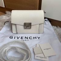 ราคา Very new Givenchy Gv3 small ปี2019 สีขาว สภาพดีมากค่ะ ใช้งานน้อย ขอบมุมสวย หนังทรงงาม ภายในสะอาด สีนี้ดีย์เว่ออ (2720370796)