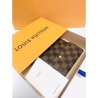 ราคา Used LV Damier Porte Tresor Wallet กระเป๋าตังค์ใบกลาง (8002334920)
