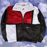 ราคา Nike Nylon Jacket 90‘s (Size M) Made in Thailand มือสอง (สินค้ามีตำหนิ) (28162518580)
