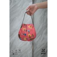 ราคา กระเป๋าผ้าทรงฟักทอง ลายปาเต๊ะ (25105908435)