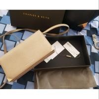 ราคา กระเป๋าcharles&keith แท้100% (1927408734)