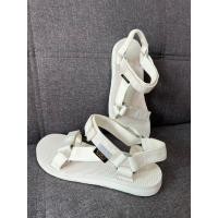 ราคา Used - รองเท้ารัดส้น Teva Size 24 cm. มือสอง (24945888986)