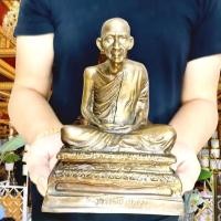 ราคา หลวงพ่อเกษม เขมโก ปี2518 สุสานไตรลักษณ์ จ.ลำปาง (หน้าตัก5นิ้ว สูง18ซม.)เนื้อทองเหลืองผสมชนวน (14582260918)