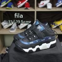 ราคา ฟิล่า(Fila)รองเท้าผ้าใบเด็กมือ2 เบอร์31ยาว19.5ซม.สีดำแบบแปะ(ตีนตุ๊กแก) (19380736236)