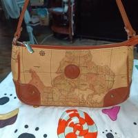 ราคา กระเป๋ามือสองลายแผนที่ สภาพใหม่ พร้อมส่ง (29661173707)