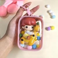ราคา กระเป๋าโปร่งใสพีวีซี แบบแนวตั้ง ออกแบบคล้ายตุ๊กตา พร้อมใช้สำหรับหูฟังและเหรียญ (54002211851)