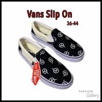 ราคา พร้อมส่ง รองเท้าผ้าใบ Vans Slip on แบบสวม ลำลอง สินค้าคุณภาพดี พร้อมส่ง!! (9275476560)