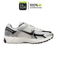 ราคา Nike Zoom Vomero5 Photon Dust Black (W) | ของแท้ ตรวจสอบโดย SASOM (40123375940)