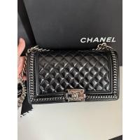 ราคา Chanel boy 10” chained around shiny calfskin SHW holo 30in black ปี 2020 (29374203419)