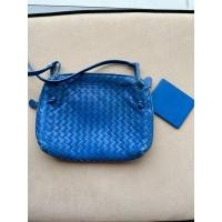 ราคา กระเป๋า cross body bottega veneta สีน้ำเงิน (22685694567)