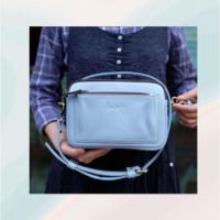 ราคา กระเป๋าหนังแท้ รุ่น Sandwich Hatsukoi Leather Bag (สีฟ้า) (15595961490)