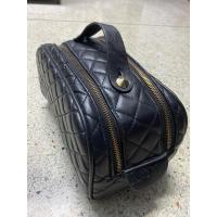 ราคา กระเป๋าถือหนังกระเป๋าใส่เครื่องสำอางค์กระเป๋าถือทรงหมอนซิปสีดำลายตาราง (24463837664)