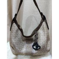 ราคา Lovcat Paris กระเป๋าสะพายมือสอง.แบรนด์แท้ (24204753646)