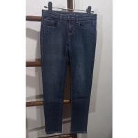 ราคา Espada Denim กางเกงยีนส์ผู้หญิง ขากระบอก ยี่ห้อ Espada มือสอง (20923700945)