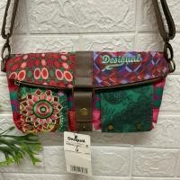 ราคา กระเป๋าสะพาย กระเป๋า Cross Body งานเก๋ งาน Brand Desigual ใหม่ป้ายห้อย กว้าง 11 สูง 6 ราคา 450 บาท (40850928587)