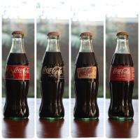 ราคา Coke 8 FL OZ (237 mL)Las VegasChristmas 1998World of Coca Cola AtlantaCoca Cola (Thailand) 250 mL8x 2.5 inches (25015381869)