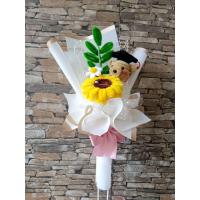 ราคา ช่อบัณฑิตน้อย (พร้อมจัดส่ง..!!!)ช่อแสดงความยินดี ช่อดอกไม้ลวดกำมะหยี่ ช่อดอกไม้ลวดกำมะหยี่หมี ช่อบัณฑิตน้อยหมี (41128711579)