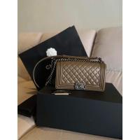 ราคา used Chanel boy lamb skin holo 16xxxxxx น้องมีตำหนิซ่อมได้ค่ะ (21972074256)