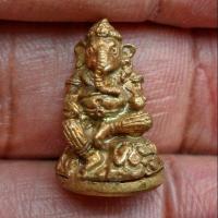 ราคา รูปหล่อพระพิฆเนศวร์ รุ่นอยู่กับปู่ หลวงปู่แผ้ว ปวโร วัดกำแพงแสน จ.นครปฐม ตอกโค๊ทด้านล่าง (6511257131)