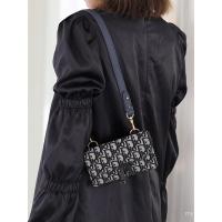 ราคา กระเป๋าคาดเอวโซ่และสายสะพายหนังแท้ เปลี่ยนทรงได้ .ACCESSORIES ยอดนิยม (56503715621)