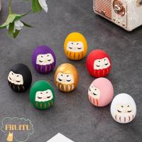 ราคา ฟรุ๊ตตี้ งานฝีมือตุ๊กตา ดารุมะ เซรามิกญี่ปุ่นแมวนําโชคหลากสี, อุปกรณ์จิ๋ว เครื่องรางนําโชคภูมิทัศน์ตกแต่งบ้านโชคลาภเครื่องประดับของข (50402181689)