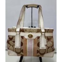 ราคา COACHกระเป๋าถือคล้องไหล่ได้ลายCสีน้ำตาลอ่อน ซับในสะอาดขอบมุมมีร่องรอยการใช้งานบ้างมือ2 ขนาด14" (23007174521)