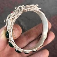 ราคา คอลเลกชันนิตยสารโบราณ Daqing Qianlong สร้อยข้อมือหัวมังกรลูกปัดสีเขียวปี 02023 (45256362696)