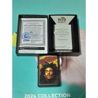 ราคา zippo 49154 bob marley สีดำ ลายแบบสกรีน รูป bob marley ของใหม่ไม่ผ่านการใช้งาน รับประกันของแท้ มาพร้อมกล่อง (27772622620)