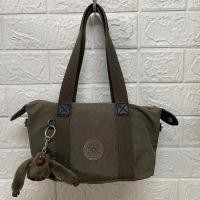 ราคา กระเป๋าถือ Kipling Mini ขึ้นไหล่ได้ แต่จะพอดีวงแขน กว้าง 10 สูง 6 ก้น 3 นิ้ว ราคา 390 บาท (22275478376)