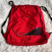 ราคา กระเป๋า nikeสีแดงหูรูดของแท้ 100% (55051827361)