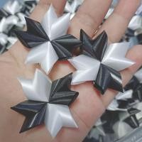 ราคา พร้อมส่ง แพ็ค50ชิ้น เหรียญโปรยทาน เหรียญโปรยทานดอกไม้ ดอกพิกุล งานขาว-ดำ งานศพ พร้อมเหรียญ1บาท (21060901846)