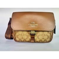 ราคา กระเป๋า Coach Pace Messenger Bag In Signature Canvas รับประกันของแท้จากอเมริกา 100% (41058338639)