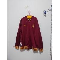 ราคา เสื้อวอร์มอัพ Adidas ทีม Cleveland Cavs NBA On-Court ลาย LeBron Kyrie สีแดงเลือดนก ของแท้100% size xl ไหล่21 อก50ยาว32 (44328805047)