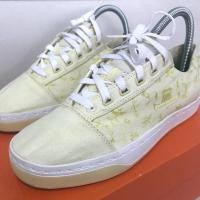 ราคา K-SWISS มือสอง สภาพดี Size 39.5 (2655003418)