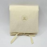 ราคา กระเป๋าเครื่องสำอาง Chanel Coco Mademoiselle (Chanel Coco Mademoiselle Cosmetic Bag) สีเบจ จำนวน 1 ชิ้น ราคา 990 บาท (53156030696)