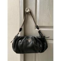 ราคา Sale กระเป๋า PRADA มือสอง ของแท้ (3002362842)